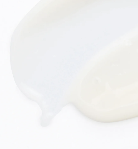 Serul clarifiant 100% natural, 23% organic pentru corectarea pigmentării este completarea perfectă pentru orice gamă de produse de îngrijire a pielii.